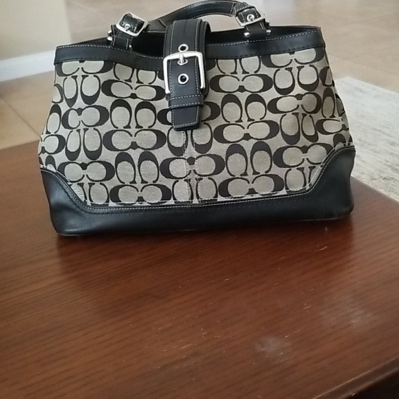 Coach Handbags - Coach Logo Purse